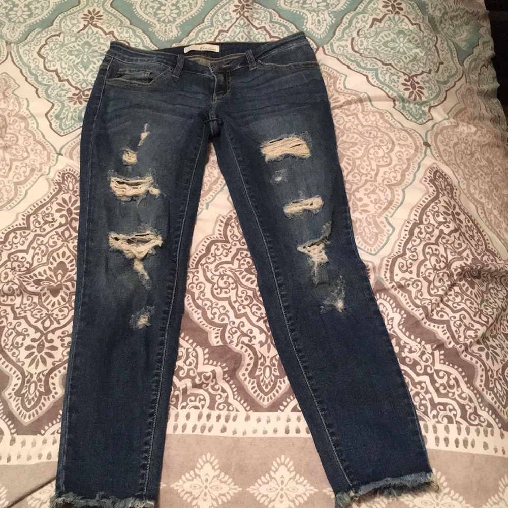 KanCan destroyed jeans